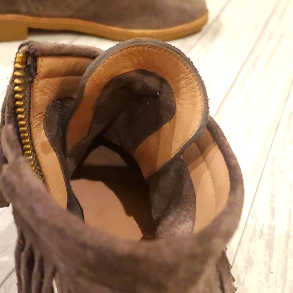 Kate Spade | Gray Suede Bitsy Fringe Ankle Moccasin Booties | Sz 8.5 - Picture 12 of 16